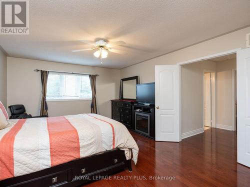 3546 Trelawny Circ, Mississauga, ON - Indoor Photo Showing Bedroom