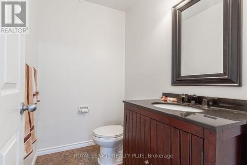 619 Beaver Crt, Milton, ON - Indoor Photo Showing Bathroom