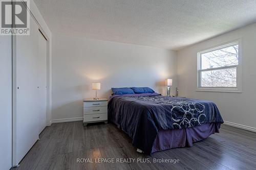 619 Beaver Crt, Milton, ON - Indoor Photo Showing Bedroom