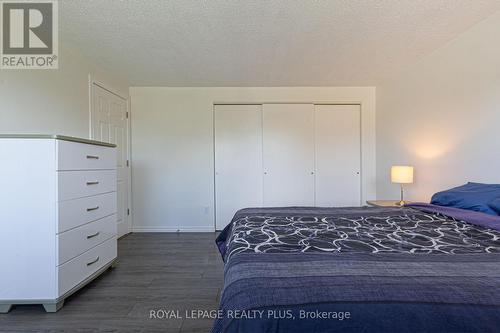 619 Beaver Crt, Milton, ON - Indoor Photo Showing Bedroom