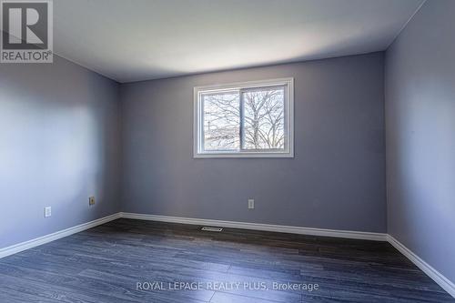 619 Beaver Crt, Milton, ON - Indoor Photo Showing Other Room