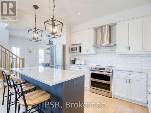 154 Dempsey Dr, Stratford, ON - Indoor Photo Showing Kitchen With Upgraded Kitchen