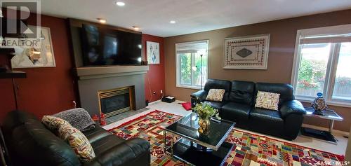 1243 Kerr Road, Saskatoon, SK - Indoor Photo Showing Living Room With Fireplace