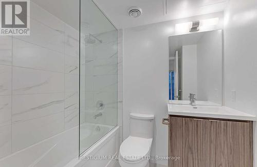 2508 - 55 Cooper Street, Toronto, ON - Indoor Photo Showing Bathroom