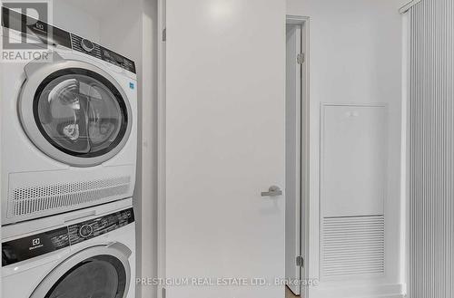 2508 - 55 Cooper Street, Toronto, ON - Indoor Photo Showing Laundry Room