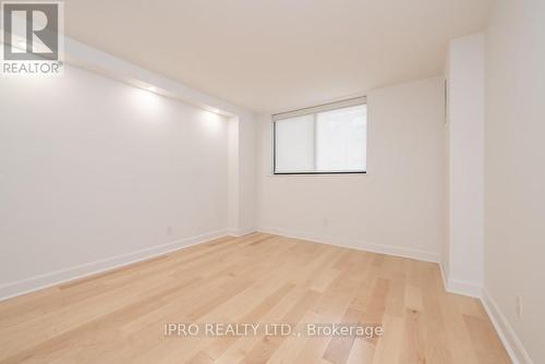 #401 -30 Church St, Toronto, ON - Indoor Photo Showing Other Room