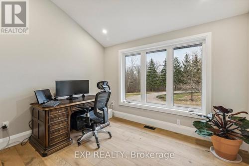 539 Sawmill Rd, Pelham, ON - Indoor Photo Showing Office