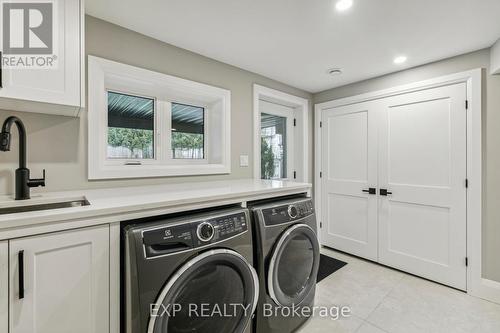 539 Sawmill Rd, Pelham, ON - Indoor Photo Showing Laundry Room