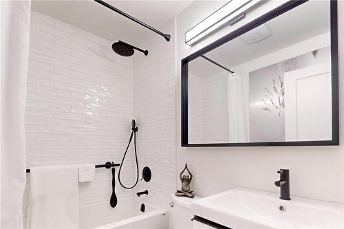 5475 Lakeshore Road|Unit #76, Burlington, ON - Indoor Photo Showing Bathroom