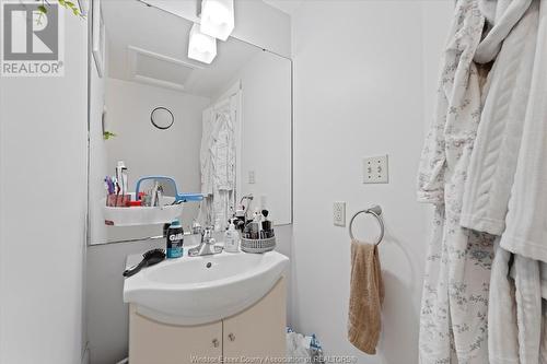 146 Joseph Street, Chatham, ON - Indoor Photo Showing Bathroom