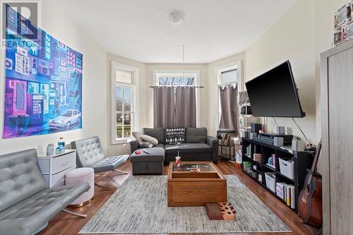 146 Joseph Street, Chatham, ON - Indoor Photo Showing Living Room