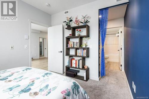 401 695 Aspen Rd, Comox, BC - Indoor Photo Showing Bedroom