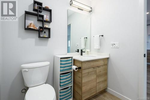 401 695 Aspen Rd, Comox, BC - Indoor Photo Showing Bathroom