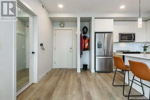 401 695 Aspen Rd, Comox, BC - Indoor Photo Showing Kitchen