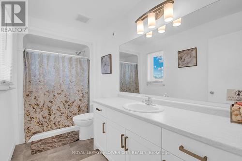 4 Clover Circle, St. Thomas, ON - Indoor Photo Showing Bathroom