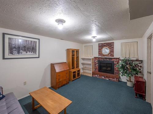 2515 Mckenzie Street, Penticton, BC - Indoor Photo Showing Other Room With Fireplace
