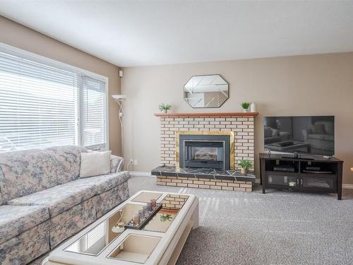 2515 Mckenzie Street, Penticton, BC - Indoor Photo Showing Living Room With Fireplace