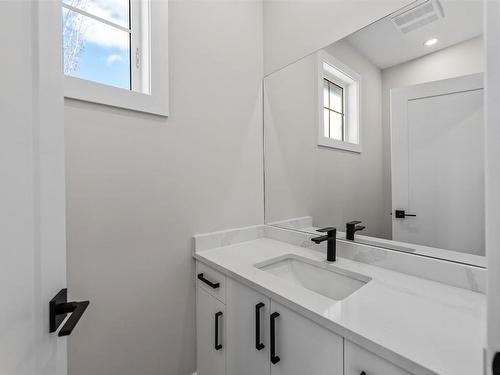 1797 Viewpoint Drive, Kelowna, BC - Indoor Photo Showing Bathroom