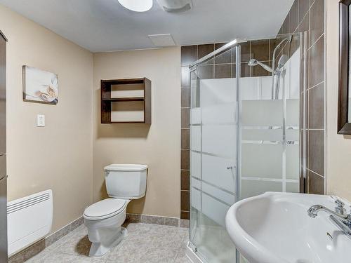 Salle de bains - 1199 Rue Benoit, Chambly, QC - Indoor Photo Showing Bathroom