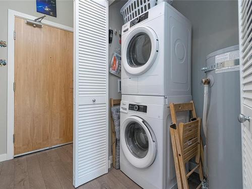 301-767 Tyee Rd, Victoria, BC - Indoor Photo Showing Laundry Room