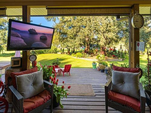 3259 Hallberg Rd, Ladysmith, BC - Outdoor With Deck Patio Veranda With Exterior