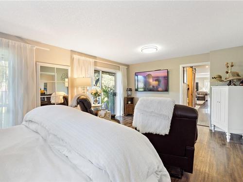 3259 Hallberg Rd, Ladysmith, BC - Indoor Photo Showing Bedroom