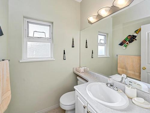 21-126 Hallowell Rd, View Royal, BC - Indoor Photo Showing Bathroom