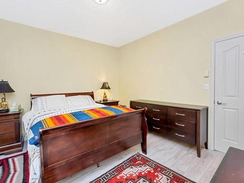 21-126 Hallowell Rd, View Royal, BC - Indoor Photo Showing Bedroom