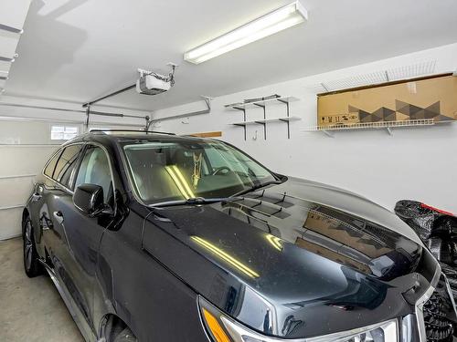 21-126 Hallowell Rd, View Royal, BC - Indoor Photo Showing Garage