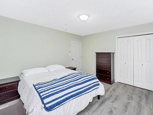 21-126 Hallowell Rd, View Royal, BC - Indoor Photo Showing Bedroom