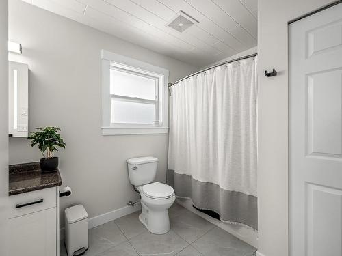 1275 Beckton Dr, Comox, BC - Indoor Photo Showing Bathroom