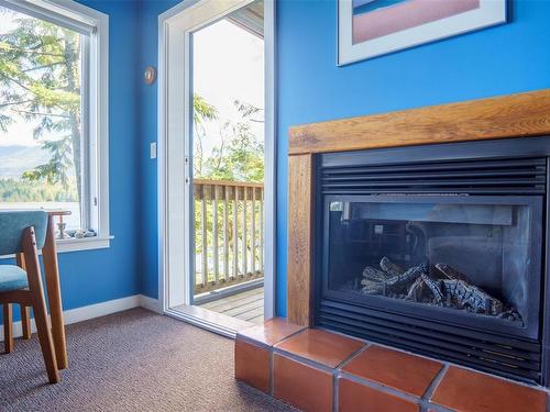 706-1971 Harbour Dr, Ucluelet, BC - Indoor With Fireplace