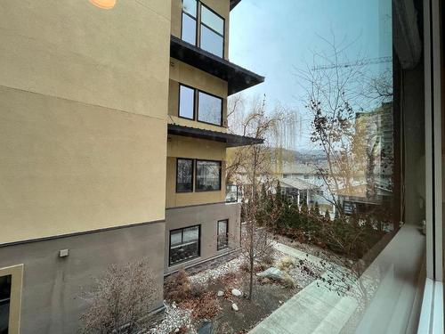 213-3313 Wilson Street, Penticton, BC - Outdoor With Exterior