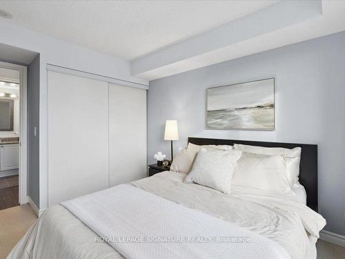 2106-5 Michael Power Pl, Toronto, ON - Indoor Photo Showing Bedroom