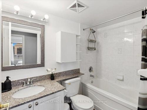 2106-5 Michael Power Pl, Toronto, ON - Indoor Photo Showing Bathroom