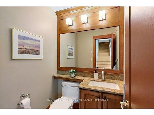 21 Forest Dr, Collingwood, ON - Indoor Photo Showing Bathroom