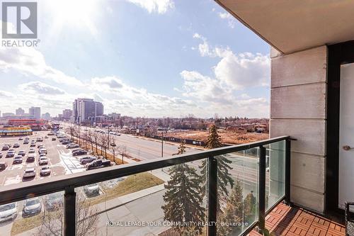 #422 -18 Harding Blvd, Richmond Hill, ON - Outdoor With View With Exterior
