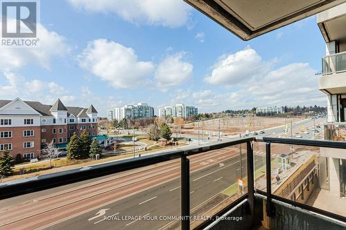 #422 -18 Harding Blvd, Richmond Hill, ON - Outdoor With View