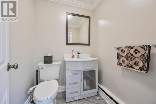 10 Doughlas Pl, Hamilton, ON - Indoor Photo Showing Bathroom
