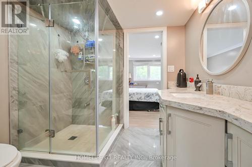 10 Doughlas Place, Hamilton, ON - Indoor Photo Showing Bathroom