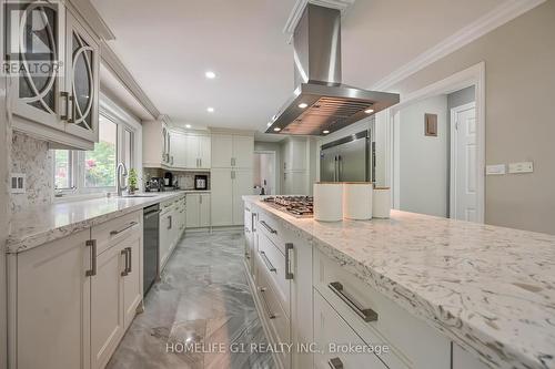 10 Doughlas Place, Hamilton, ON - Indoor Photo Showing Kitchen