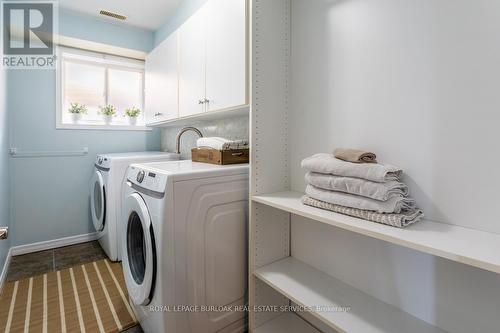 25 Evergreens Dr, Grimsby, ON - Indoor Photo Showing Laundry Room