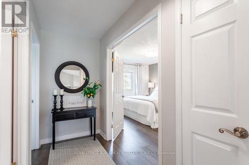 25 Evergreens Drive, Grimsby, ON - Indoor Photo Showing Other Room