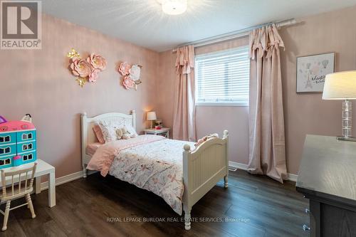 25 Evergreens Dr, Grimsby, ON - Indoor Photo Showing Bedroom