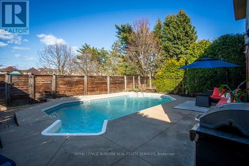 25 Evergreens Dr, Grimsby, ON - Outdoor With In Ground Pool With Backyard