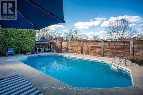 25 Evergreens Dr, Grimsby, ON - Outdoor With In Ground Pool