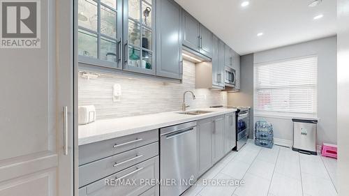 #68 -541 Steeles Ave W, Toronto, ON - Indoor Photo Showing Kitchen
