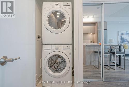 512 - 35 Tubman Avenue, Toronto, ON - Indoor Photo Showing Laundry Room