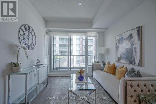 512 - 35 Tubman Avenue, Toronto, ON - Indoor Photo Showing Living Room