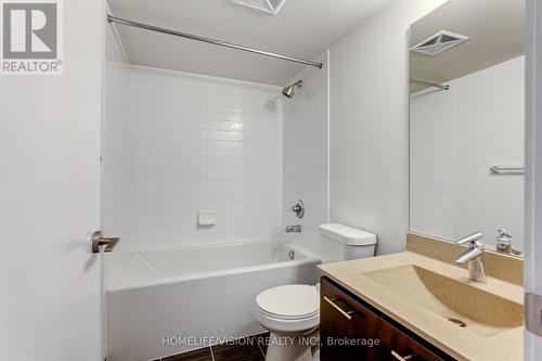 #3823 -135 Village Green Sq, Toronto, ON - Indoor Photo Showing Bathroom